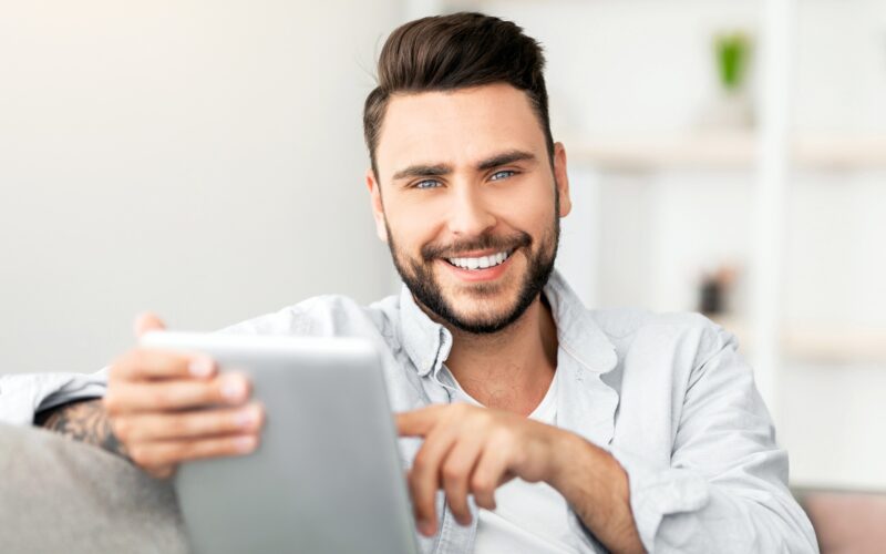 PROČ HRÁT AUTOMATY ONLINE: ZÁBAVA, POHODLÍ A MOŽNOST VÝHRY ODKUDKOLIV